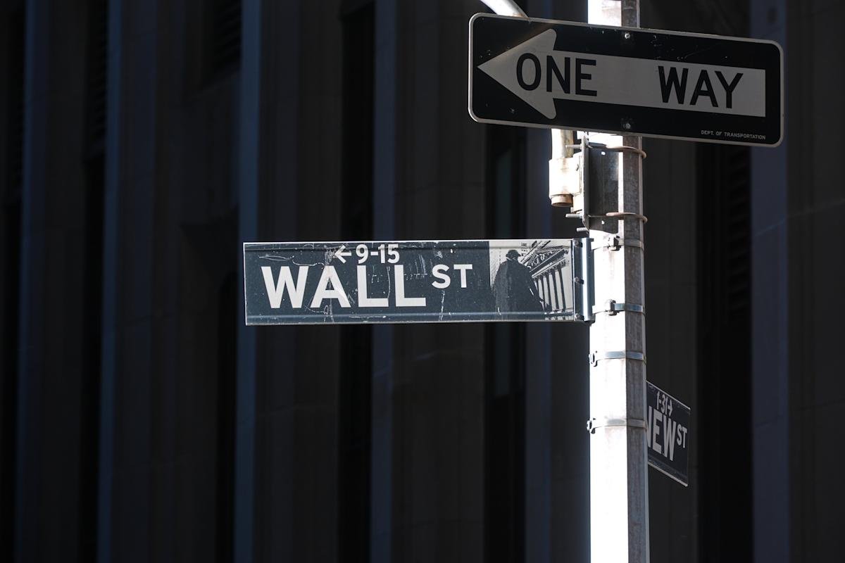 stock-market-today:-dow,-s&p-500,-nasdaq-futures-pause-with-supreme-court-tariff-hearing,-tesla-vote-in-focus