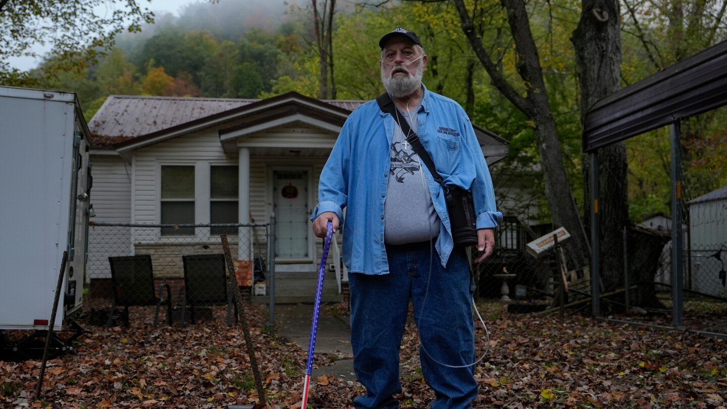 deep-in-trump-country,-coal-miners-with-black-lung-say-government-is-suffocating-the-‘working-man’