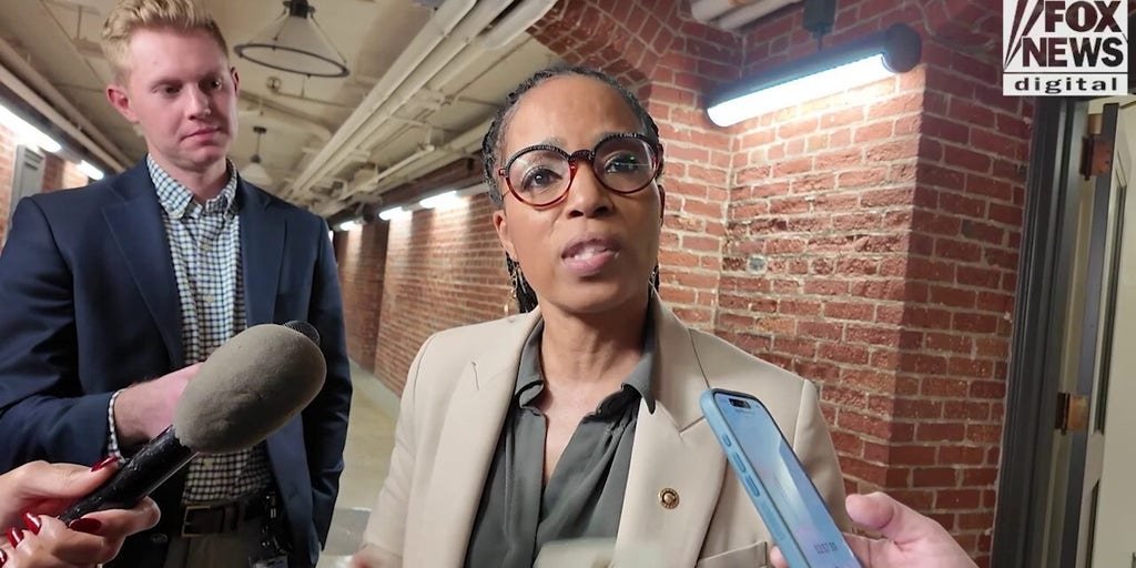 dems-attempt-to-explain-why-stock-market-booming-despite-trump-tariffs