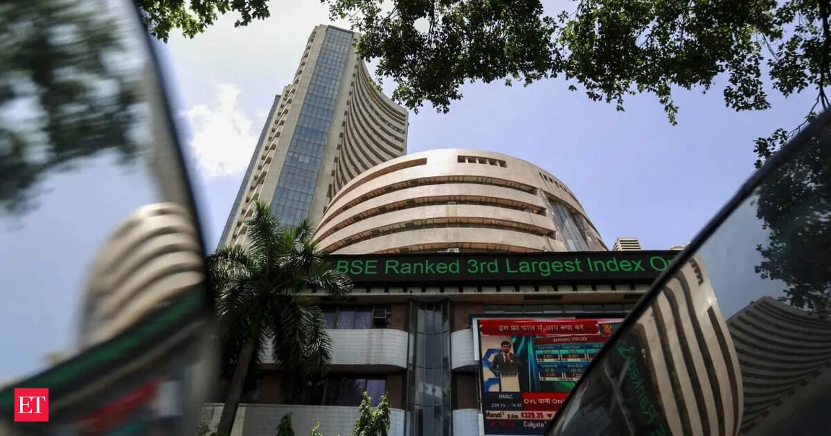 market-momentum-breaks:-s&p-500-drops-below-50-day-average-for-first-time-since-april-–-what-does-it-mean?