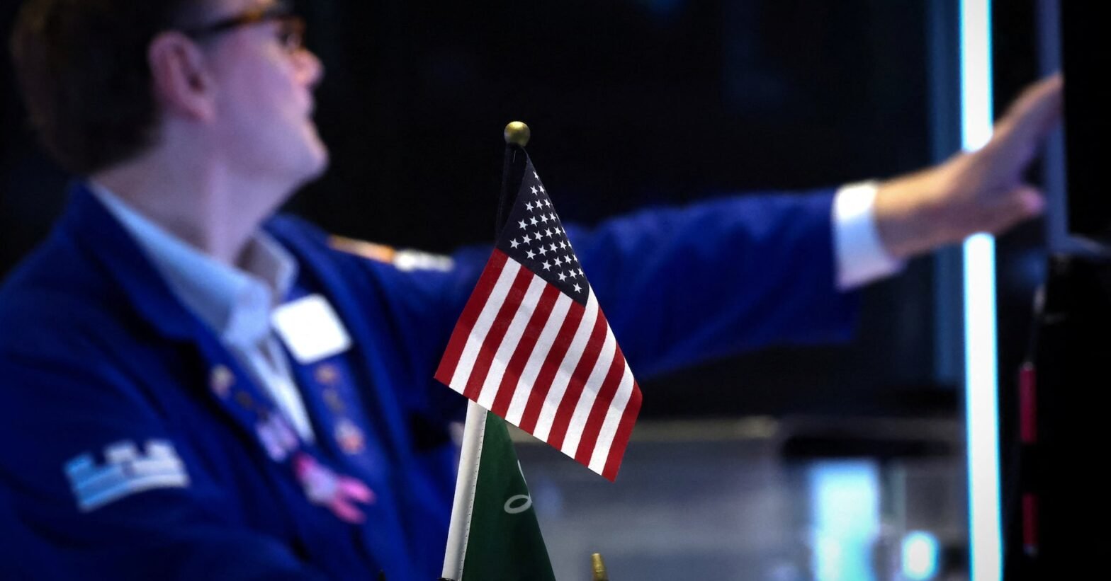 shares-rise-on-optimism-over-potential-end-to-us-government-shutdown