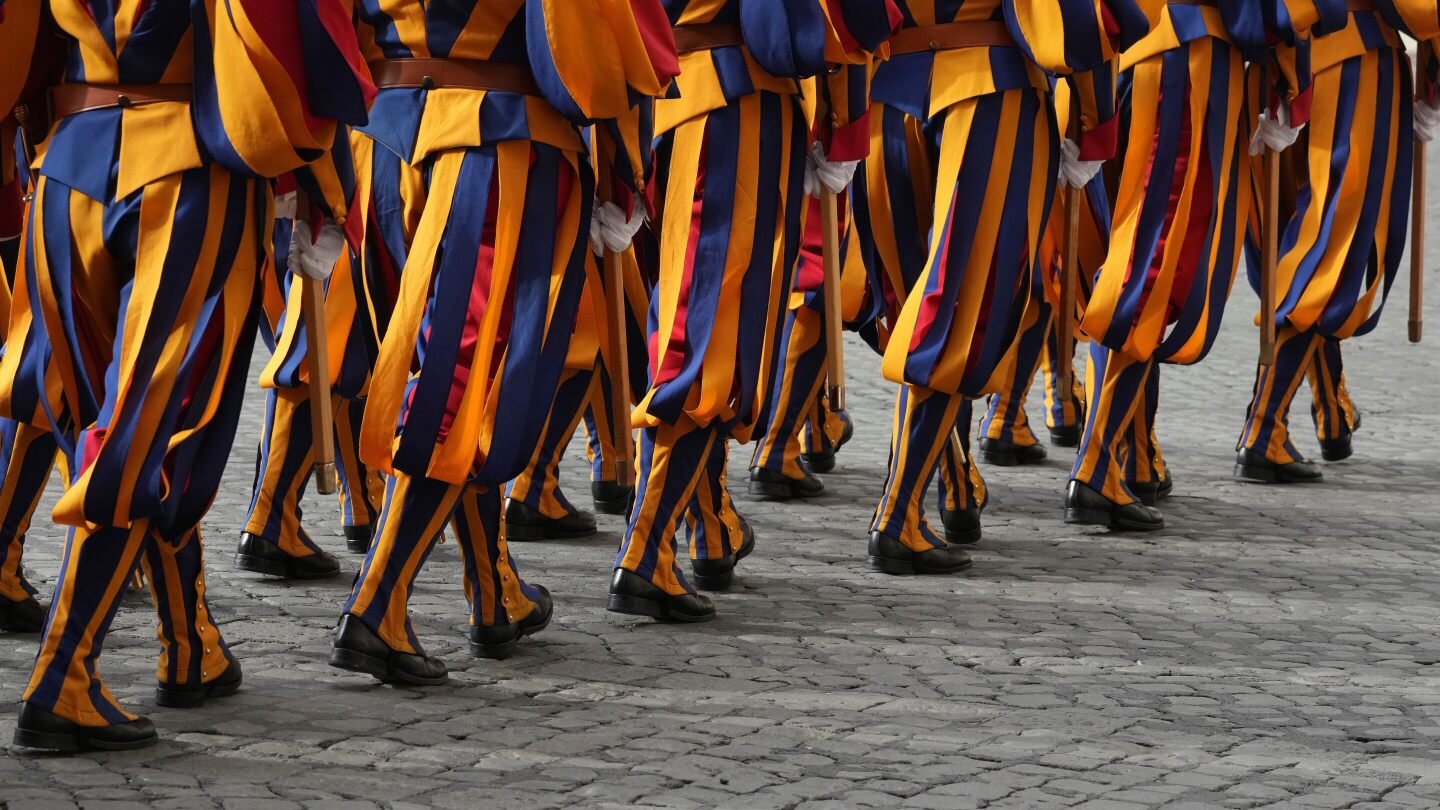 vatican-investigates-swiss-guard-after-allegations-of-an-antisemitic-incident-in-st.-peter’s-square