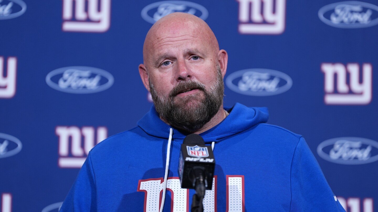 giants-coach-brian-daboll-fired-with-team-at-2-8-midway-through-his-4th-season,-ap-sources-say