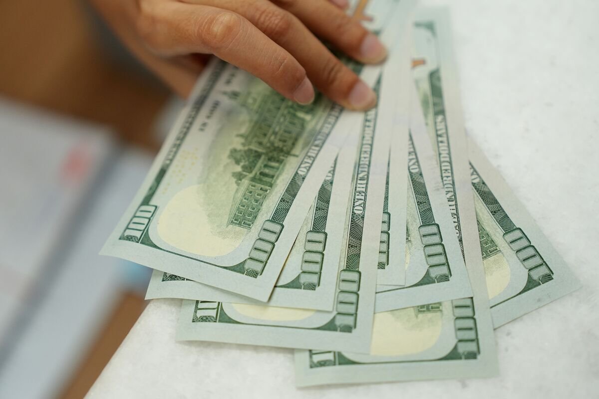 dollar-carry-trades-set-to-trounce-world’s-booming-stock-markets