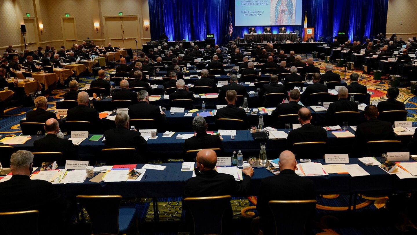 us-catholic-bishops-will-elect-a-new-leader-and-contend-with-trump’s-immigration-tactics