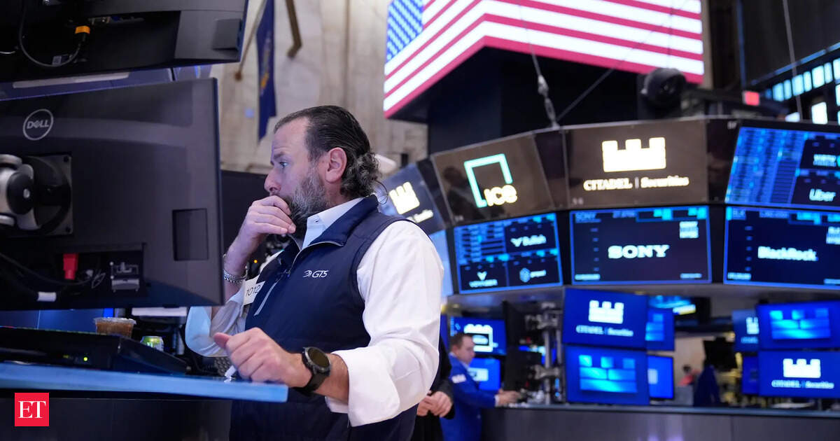us-stock-market-today:-wall-street-surges-to-record-high-–-dow-on-fire,-s&p-and-nasdaq-also-gain-–-top-stocks-to-watch