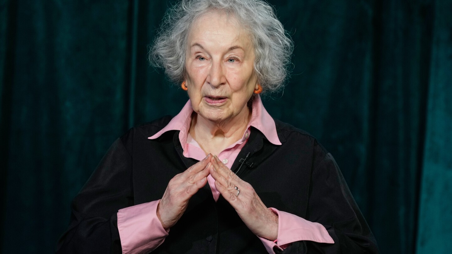 margaret-atwood-reflects-on-literature,-feminism-and-luck