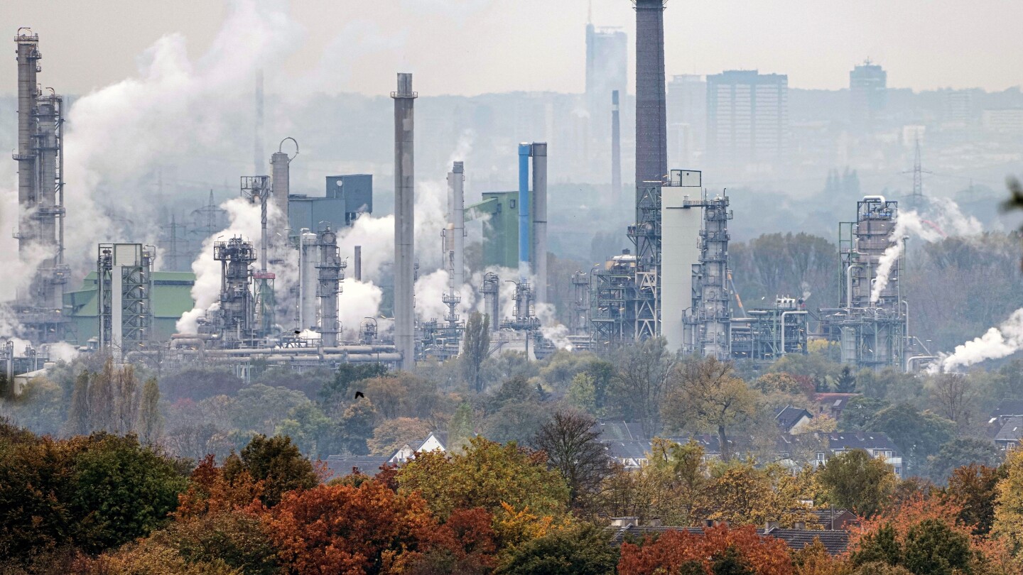 relentless-rise-in-carbon-pollution-from-fossil-fuels-slightly-dampens-climate-fighting-hopes