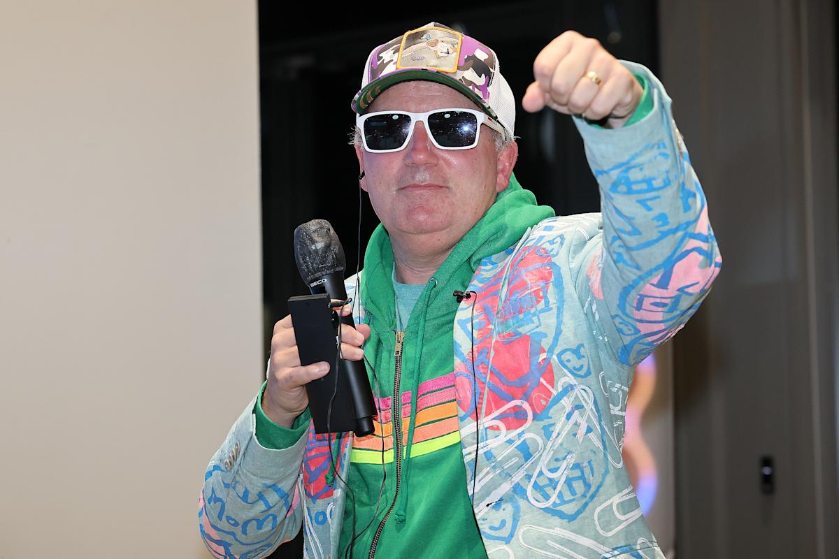 dan-ives-says-retail-investors-are-now-‘at-the-adult-table’-in-the-stock-market