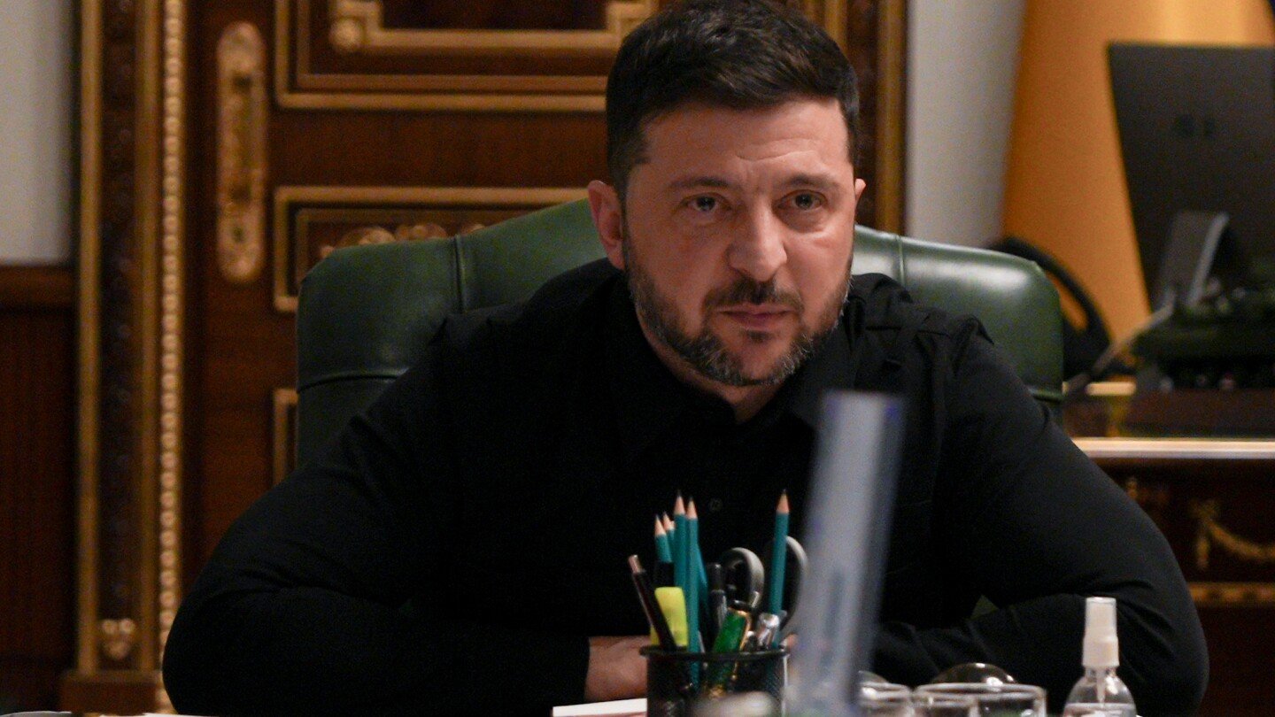 ukraine’s-army-chief-visits-besieged-city-as-zelenskyy-confronts-graft-scandal