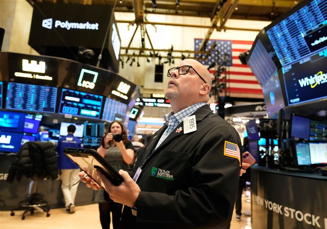 wall-street-continues-to-shake-a-day-after-its-sell-off-as-nvidia,-bitcoin-and-gold-swing