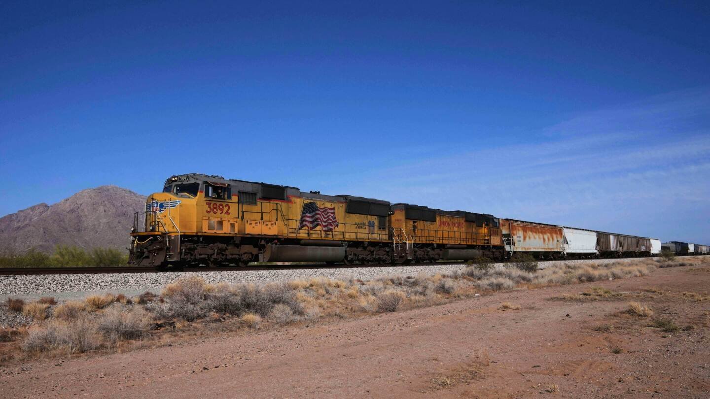shareholders-of-union-pacific,-norfolk-southern-support-$85-billion-rail-merger