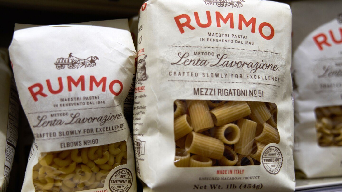 aficionados-fret-as-trump-moves-to-make-pasta-great-again