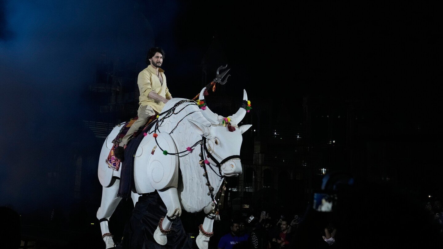 ss-rajamouli-unveils-time-travel-adventure-film-‘varanasi,’-with-elements-of-hindu-mythology