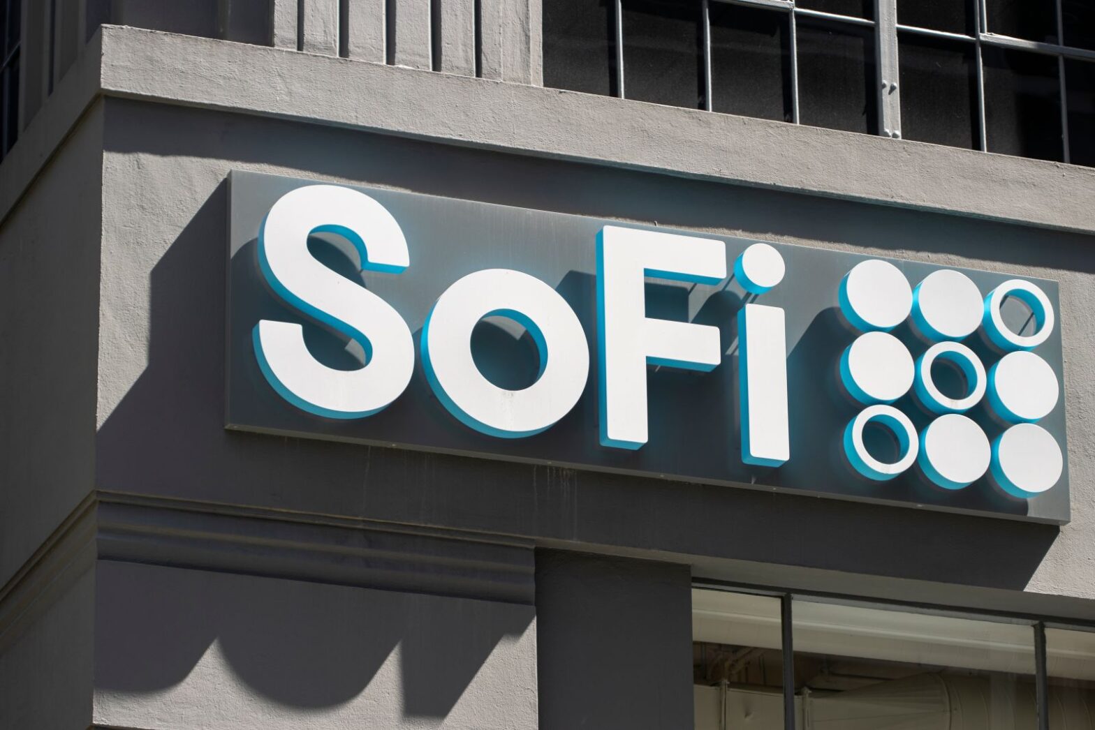 sofi-crypto-just-launched.-should-you-buy,-hold,-or-sell-sofi-stock-now?