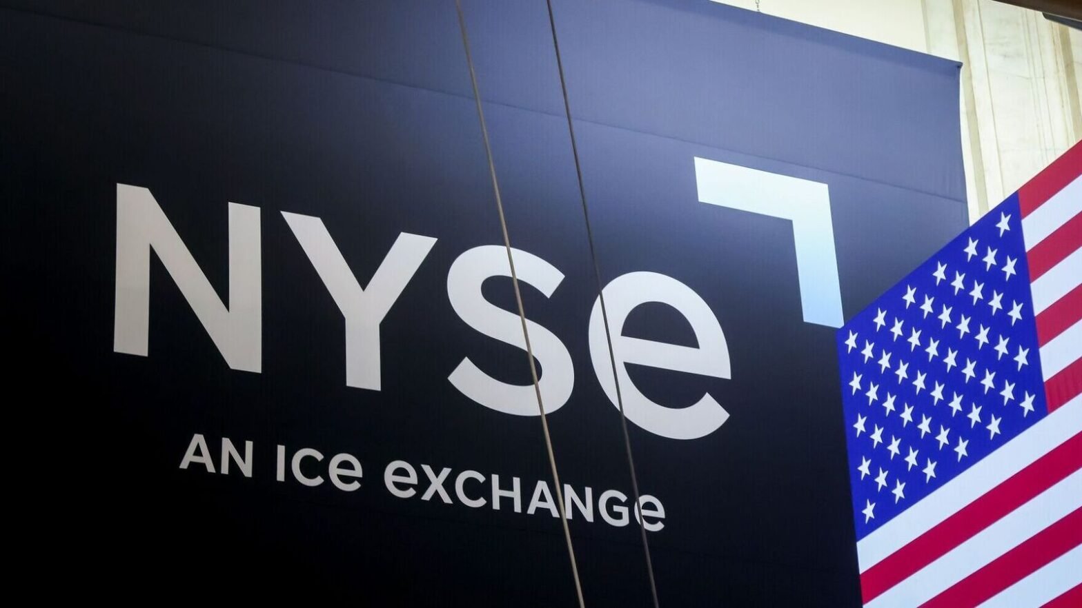 wall-street-week-ahead:-spotlight-on-earnings-from-nvidia-&-walmart,-jobs-report,-fed-minutes