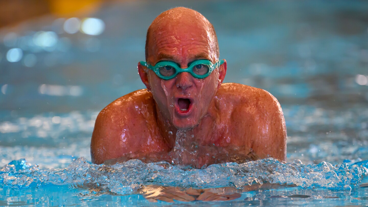 olympic-gold-medalist-rowdy-gaines-has-tips-for-older-swimmers,-or-if-you’re-returning-to-the-pool