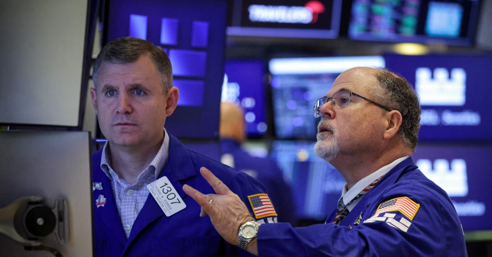 us-stock-futures-slip-as-rate-cut-hopes-fade,-valuation-worries-persist