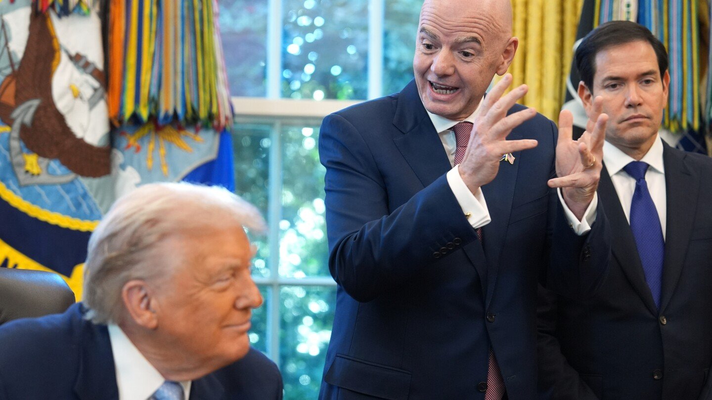 president-donald-trump-unveils-‘fifa-pass’-to-help-world-cup-travelers-get-their-visas-faster