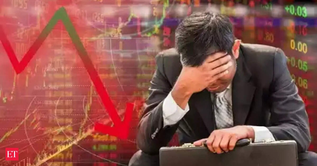 us-stock-market-crashes-hard-today:-dow-falls-big,-s&p-500-logs-fourth-straight-losing-day,-nasdaq-also-in-deep-red