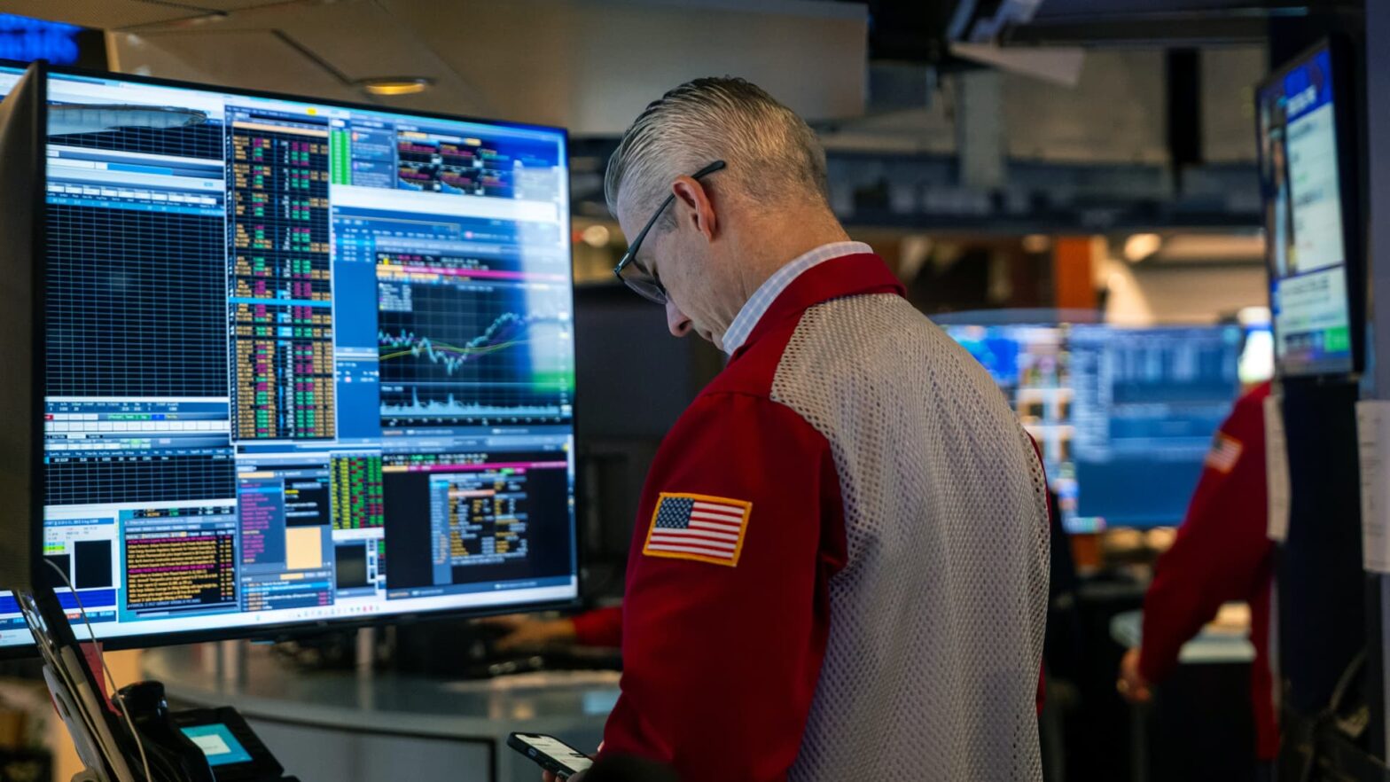 stock-futures-little-changed-as-s&p-500-notches-fourth-straight-loss,-nvidia-earnings-loom:-live-updates