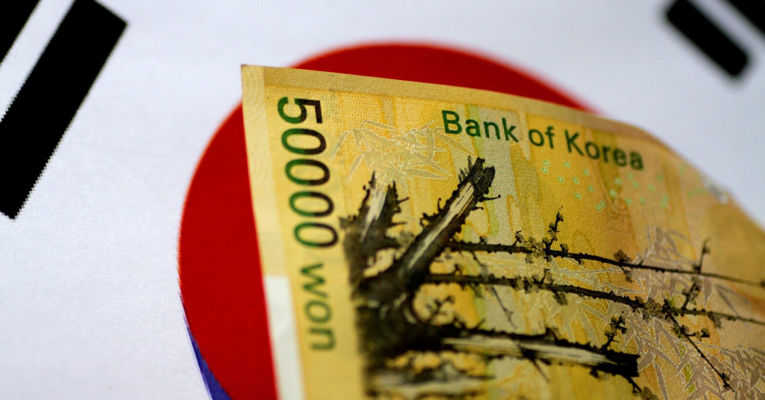 south-korea-readies-incentives-for-long-term-stock-investment,-fx-stability