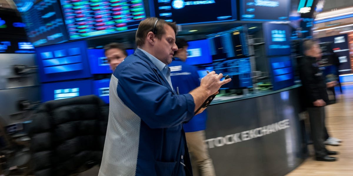 high-debt-is-propping-up-ai-market-and-according-to-one-wall-street-strategist,-this-could-derail-its-growth