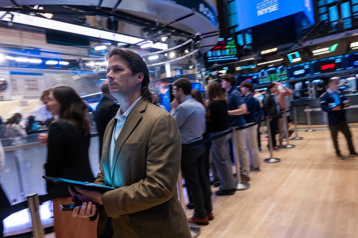 stock-market-today:-nasdaq,-s&p-500-tip-to-upside-as-investors-await-nvidia-earnings