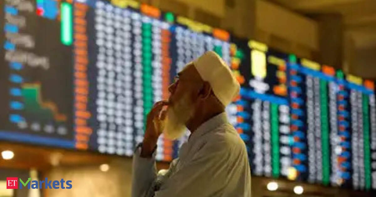 no-rivalry?-pakistan-may-be-getting-hammered-in-cricket,-but-it’s-beating-india-in-stock-market-returns