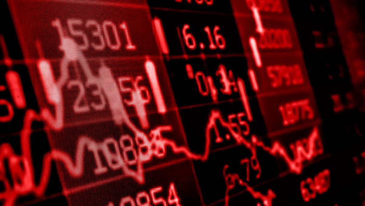 us-stocks-reverse-gains:-3-things-pressuring-markets