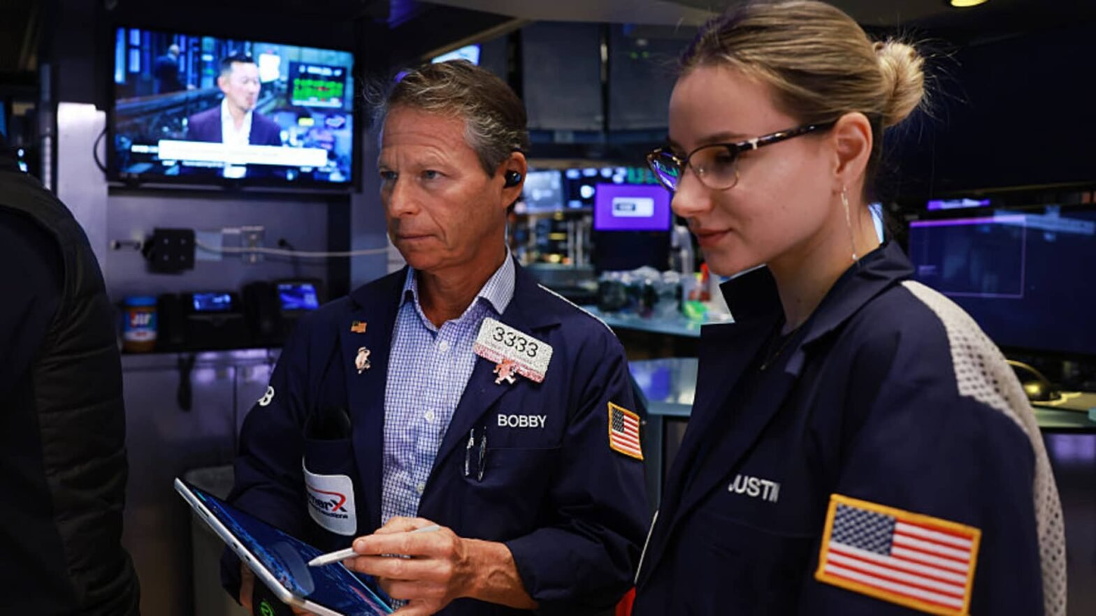 stock-futures-little-changed-after-market-drops-on-renewed-ai-fears:-live-updates