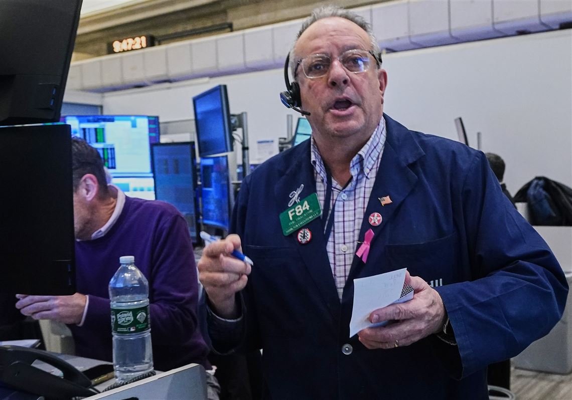 us.-futures-quickly-pivot-to-gains,-but-wall-street-may-still-suffer-after-rollicking-week