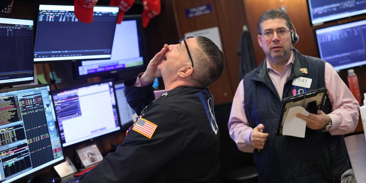 how-bitcoin’s-crash-could-be-feeding-into-stock-market-selling-pressure