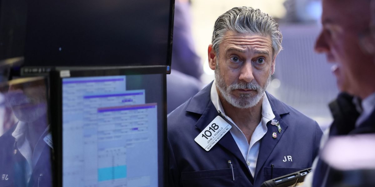 why-your-401(k)-is-safe-from-a-40%-crash-in-stocks—but-not-a-10%-15%-correction,-top-analyst-says