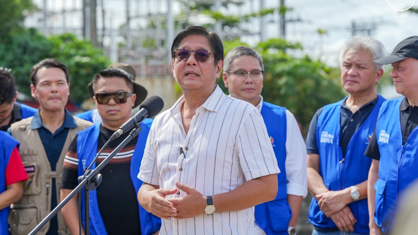 philippine-president-says-7-suspects-in-corruption-scandal-have-been-detained,-others-being-sought