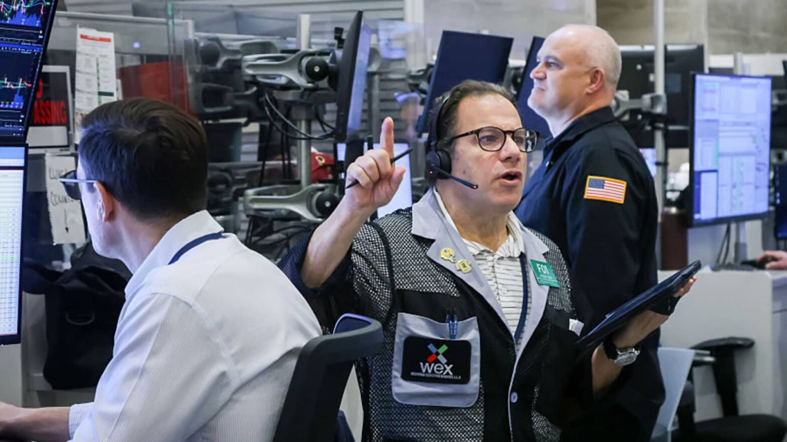 us.-stock-futures-are-little-changed-after-tech-rally-boosts-stocks:-live-updates