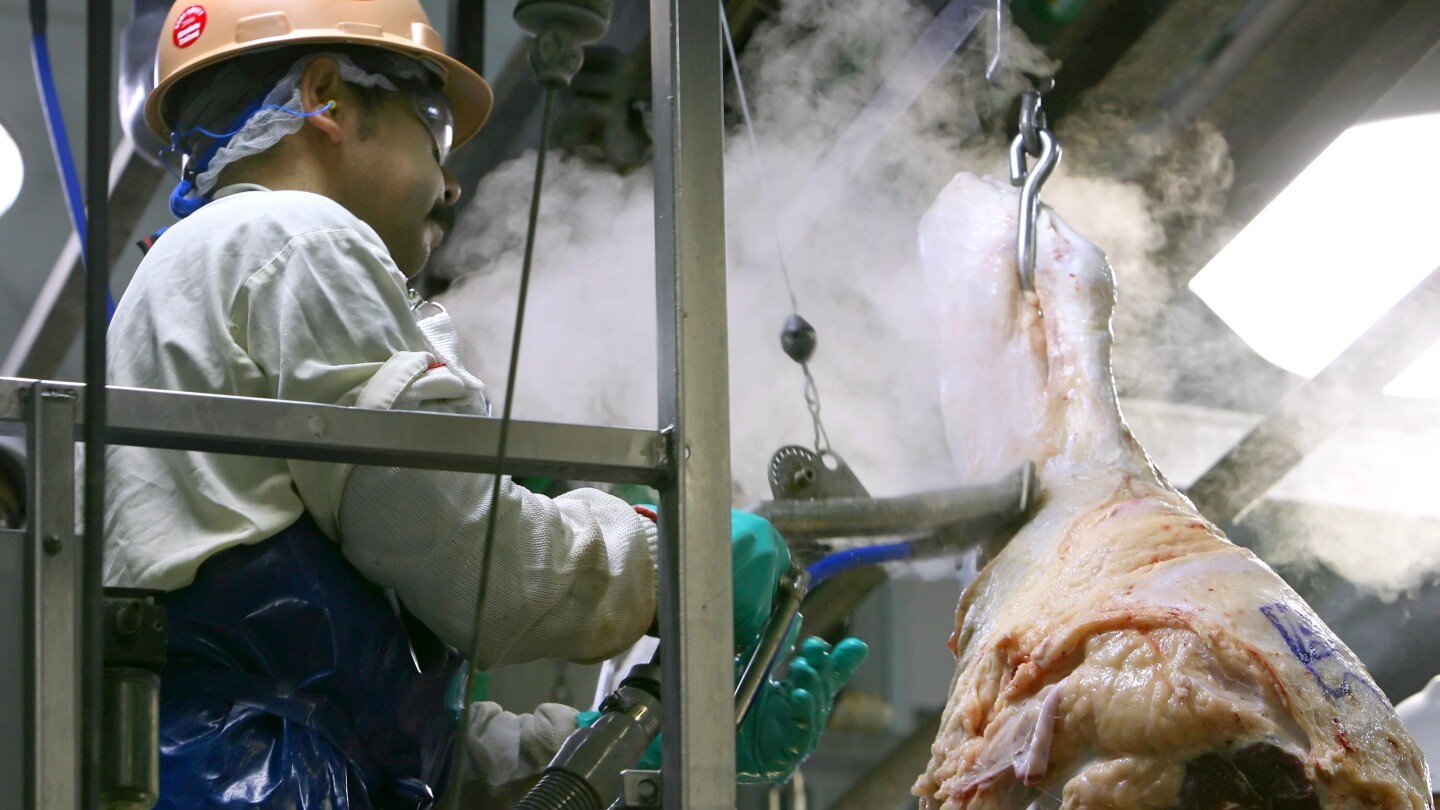 tyson’s-beef-plant-closure-in-nebraska-will-impact-a-reliant-town-and-ranchers-nationwide