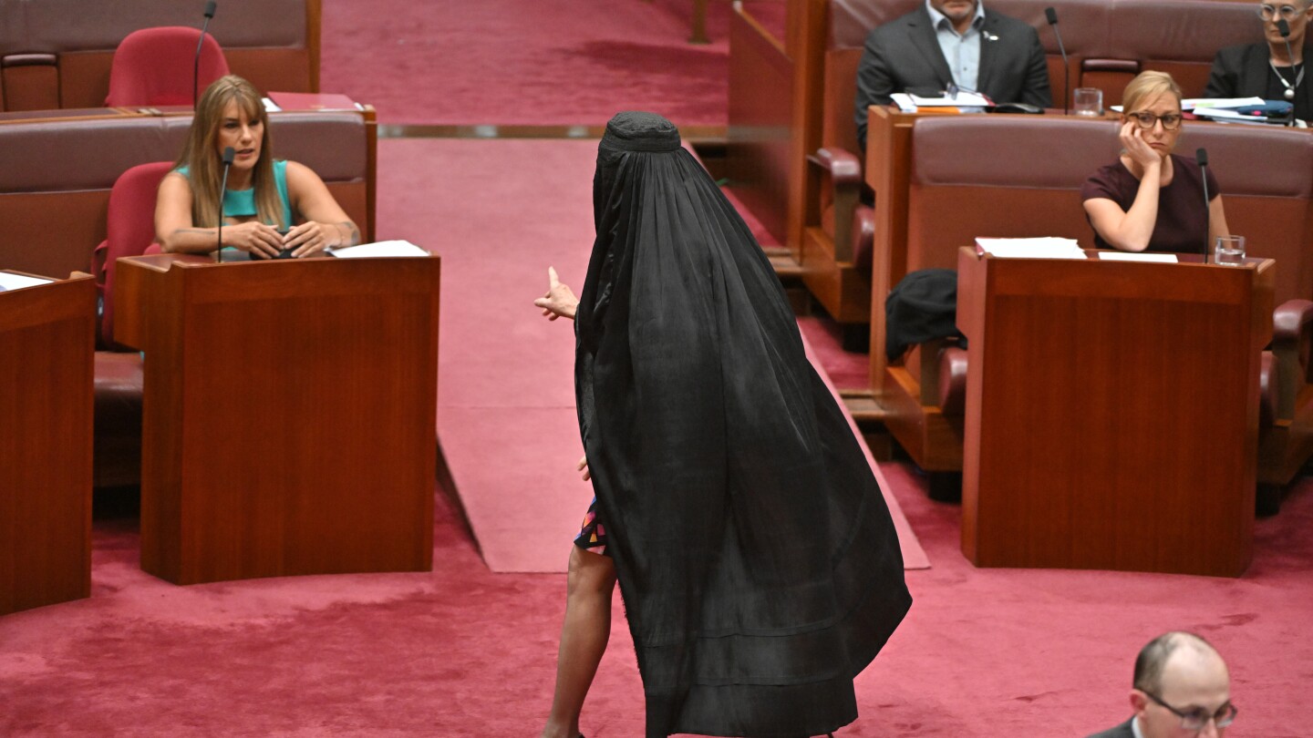 australian-senator-pauline-hanson-barred-from-parliament-for-wearing-burqa-in-protest