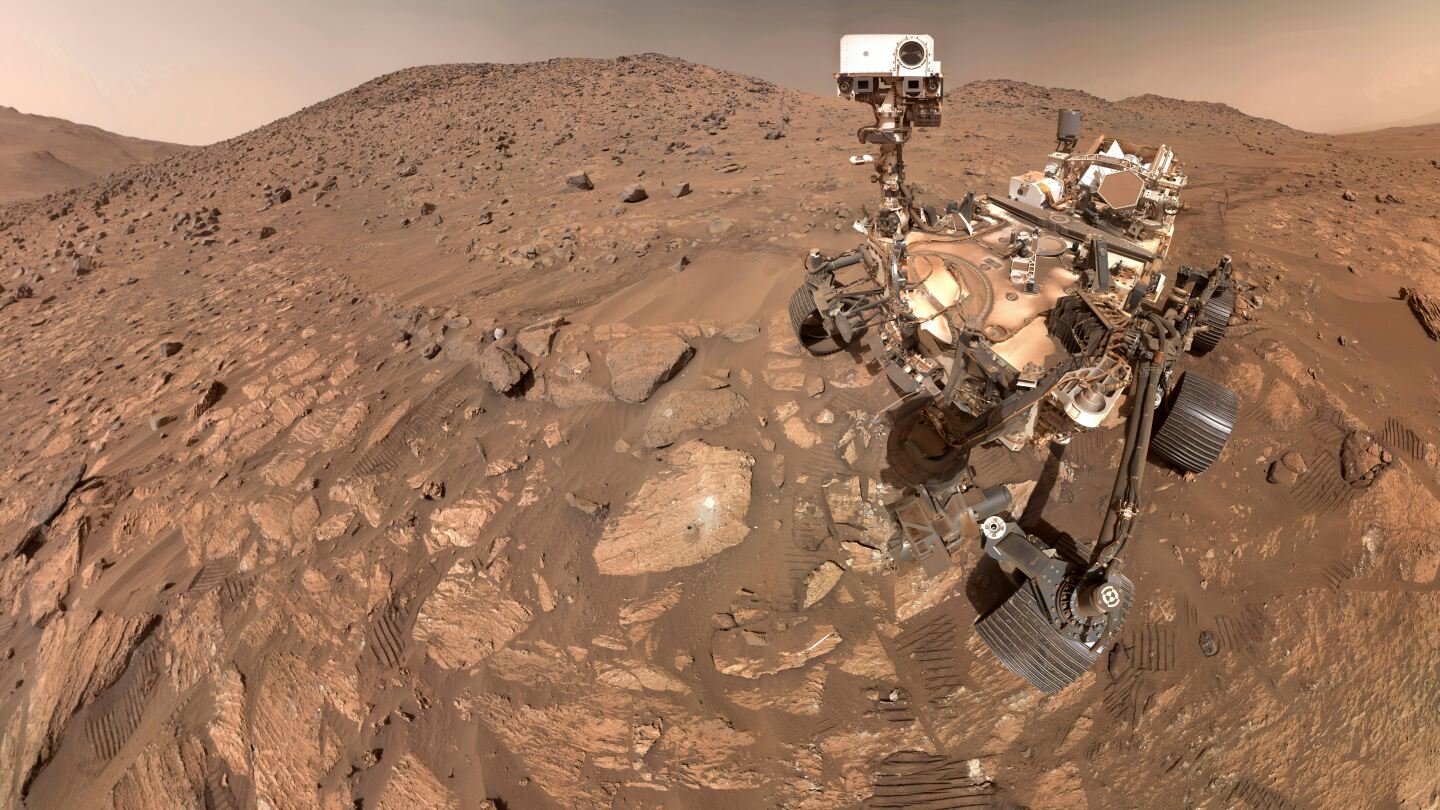 scientists-capture-the-crackling-sounds-of-what-they-believe-is-lightning-on-mars