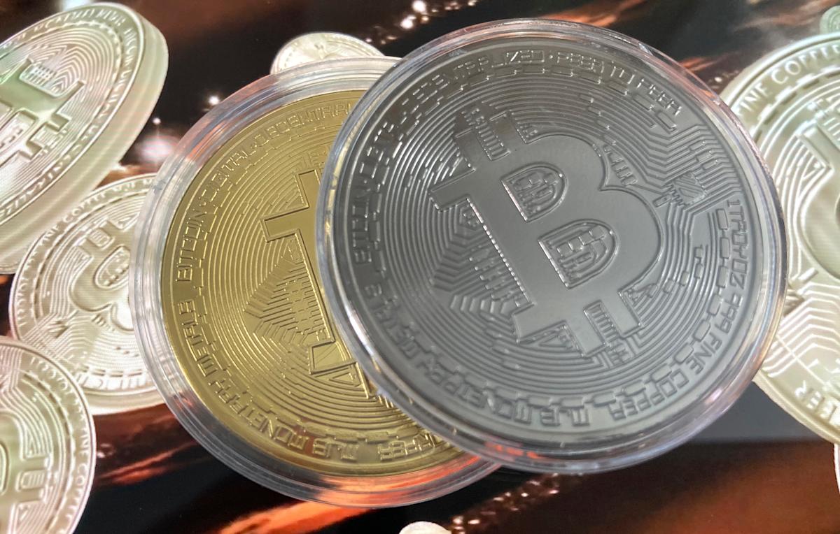 bitcoin-rises-above-$90,000-as-cryptocurrency-attempts-recovery-amid-stock-market-gains