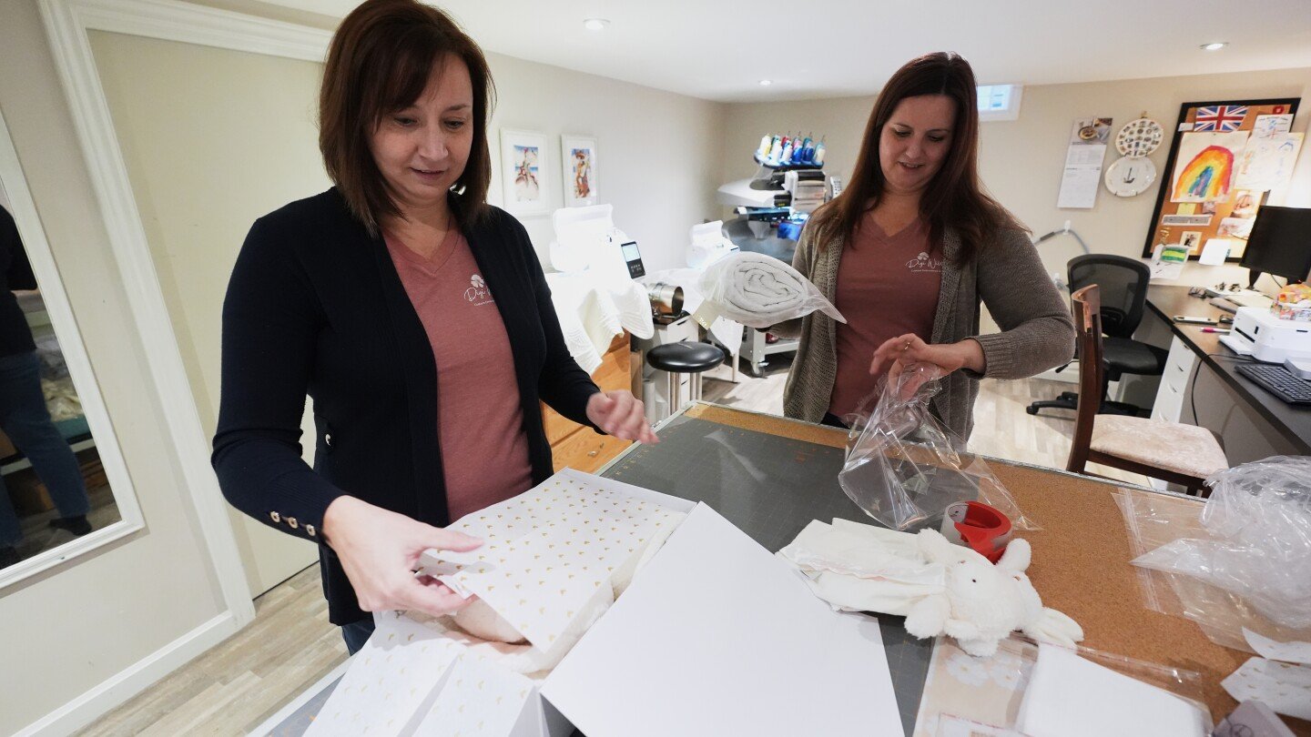 sellers-in-other-countries-struggle-to-maintain-us-customers-as-holiday-shopping-season-starts