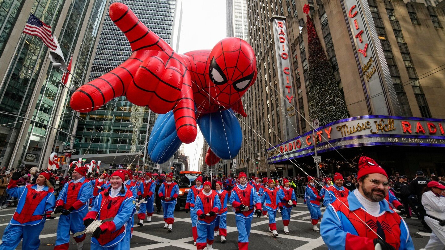 macy’s-thanksgiving-day-parade-set-to-kick-off-in-manhattan