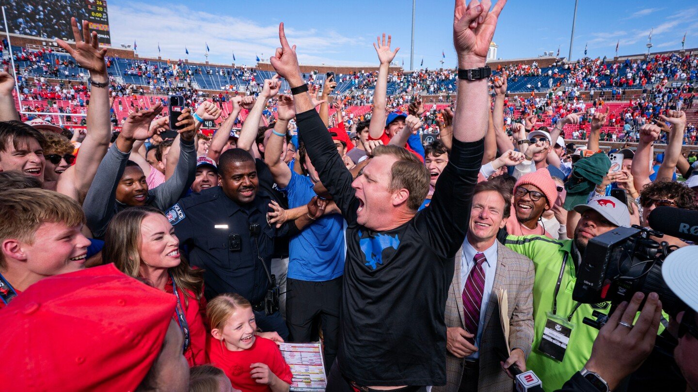 the-era-of-supersized-conferences-can-lead-to-supersized-chaos.-just-ask-the-wide-open-acc