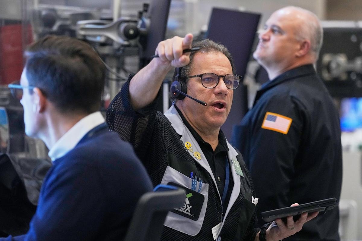 dow,-s&p-500,-nasdaq-futures-inch-up-with-gauges-on-track-to-end-month-in-the-red