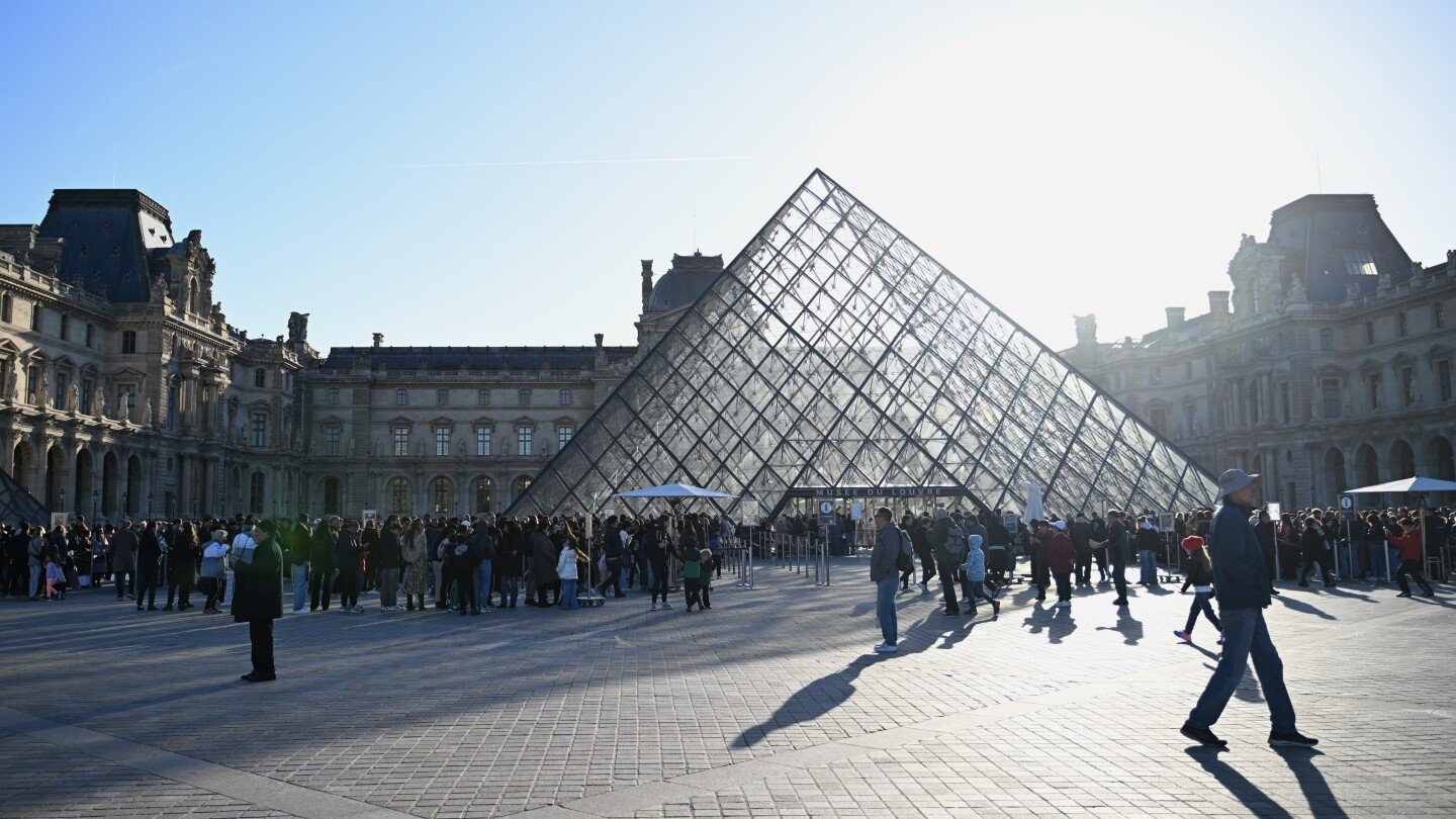 paris’-louvre-museum-to-increase-ticket-price-for-visitors-from-outside-the-european-union