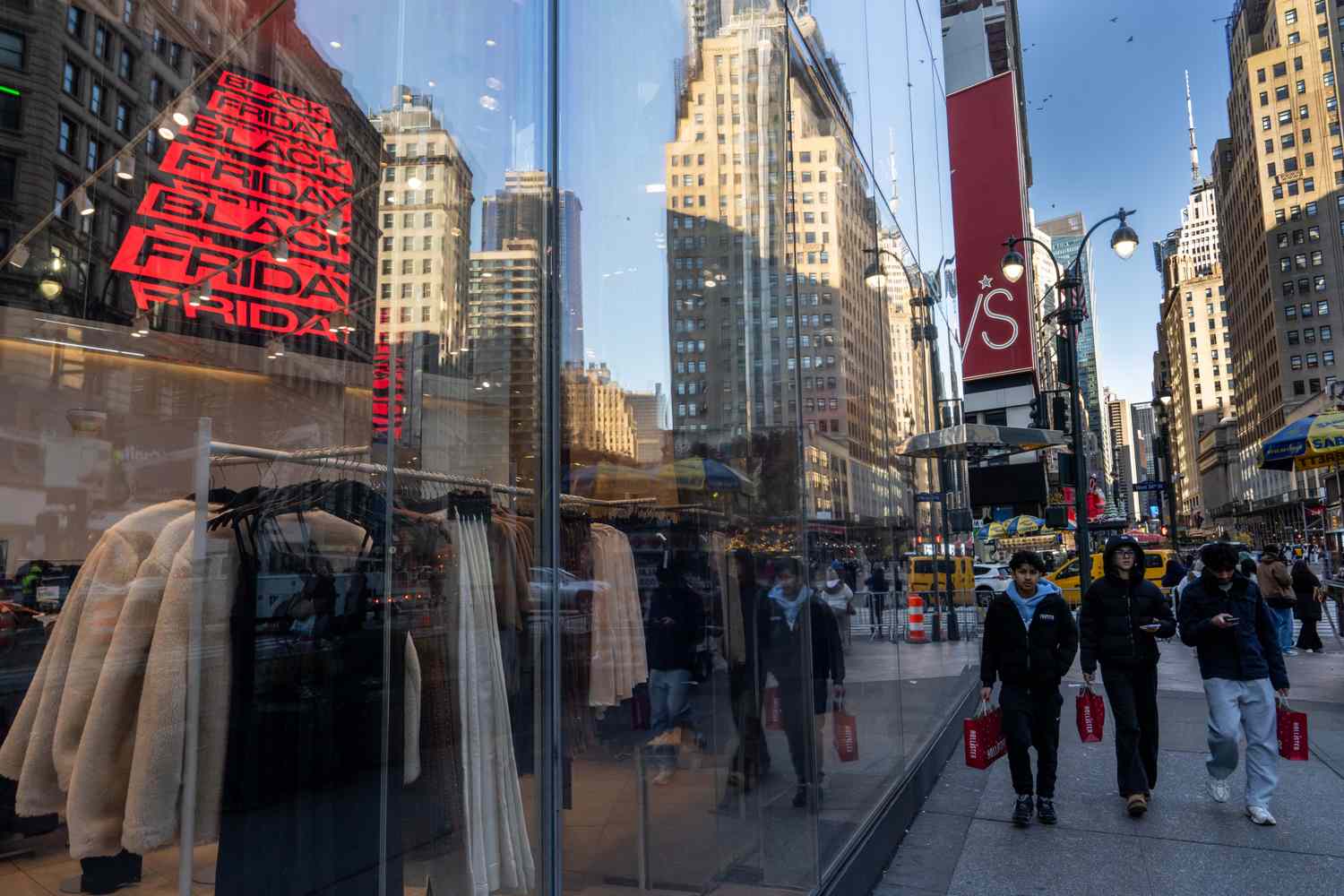 top-stock-movers-now:-intel-rises,-nvidia-and-oracle-slip;-bitcoin-price-near-$92,000