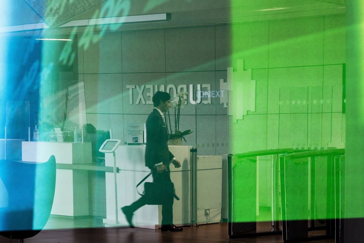 global-stock-leaderboards-are-ruled-by-europe-in-rare-dominance