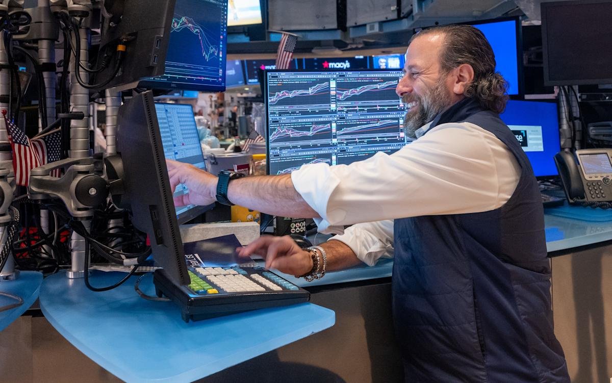 stocks-drift-back-towards-record-highs-as-the-final-month-of-2025-gets-underway:-what-to-watch-this-week