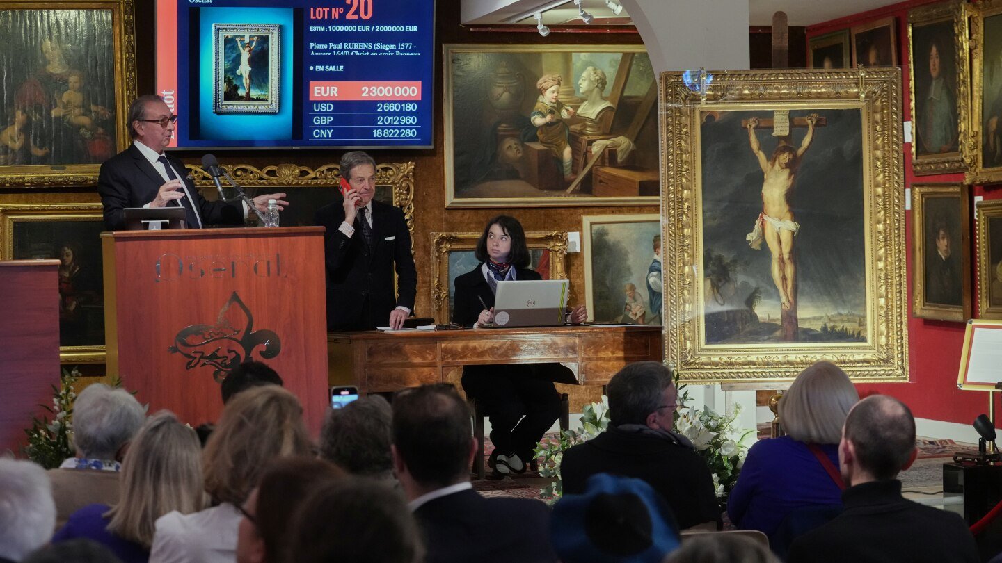 long-lost-rubens-painting-depicting-crucifixion-sells-for-$2.7m