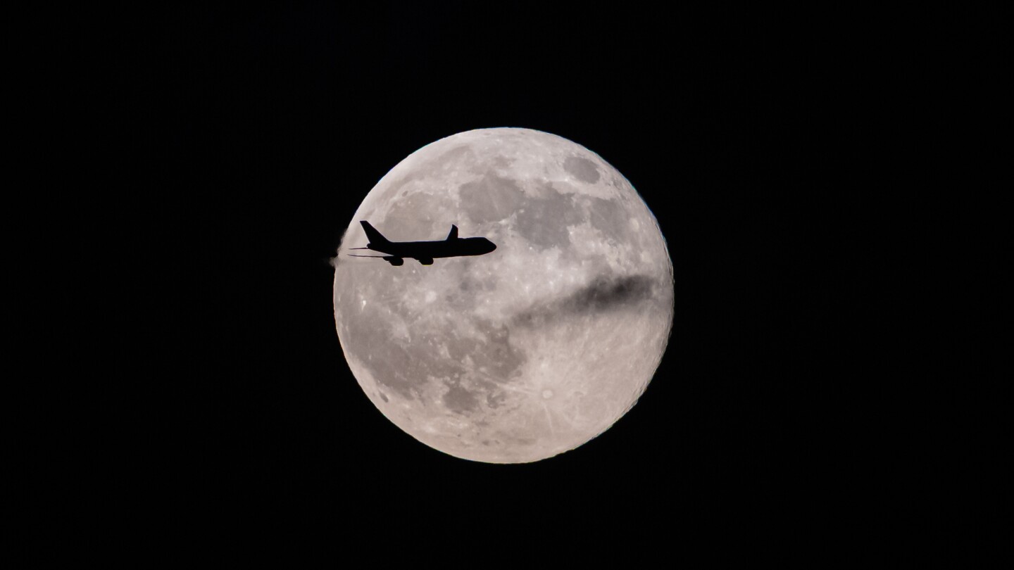how-to-watch-the-last-supermoon-of-the-year
